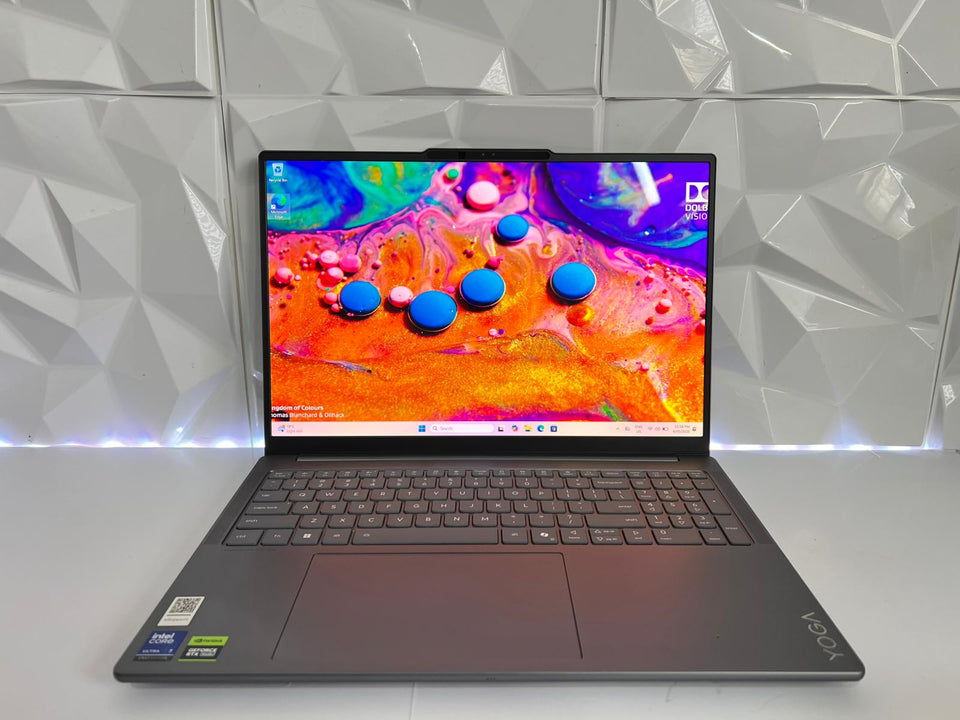 Lenovo Yoga Pro 9i Aura Edition - Ultra 7 - RTX 5050 - 32GB DDR5 - 1TB - 2.8K 120Hz - 1Y WTY