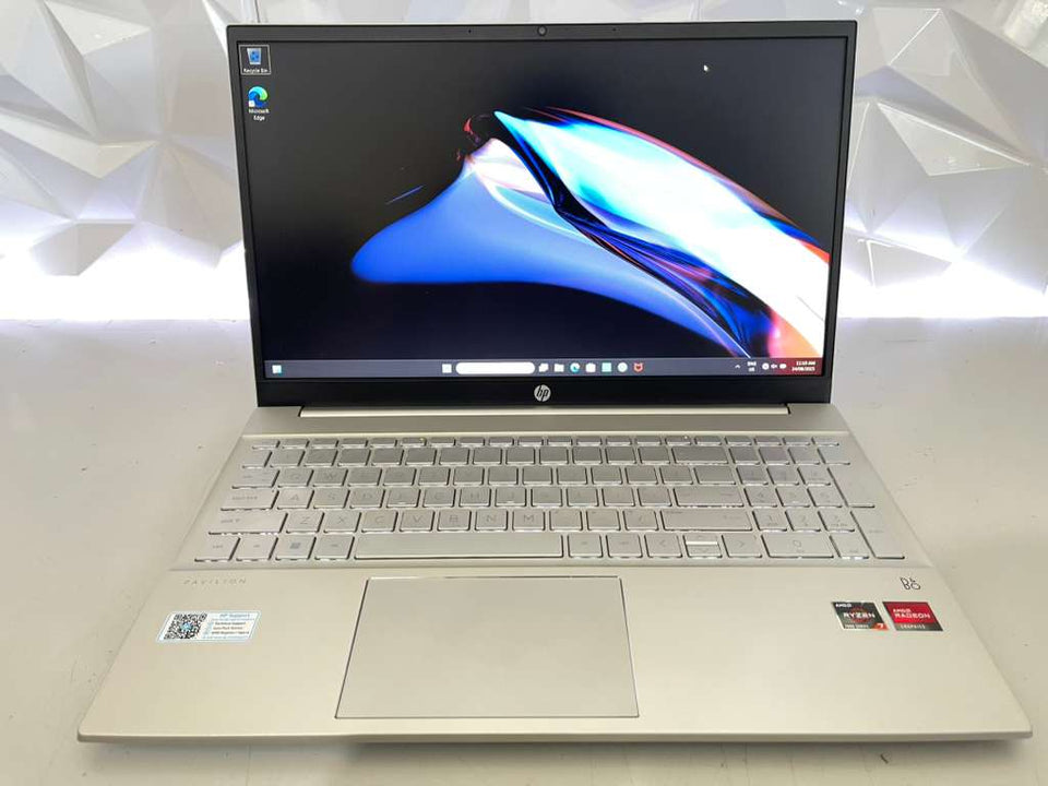 HP Pavilion 15 Laptop - Ryzen 7-7730U - 32GB RAM - 512GB SSD - FHD IPS - 100% Battery