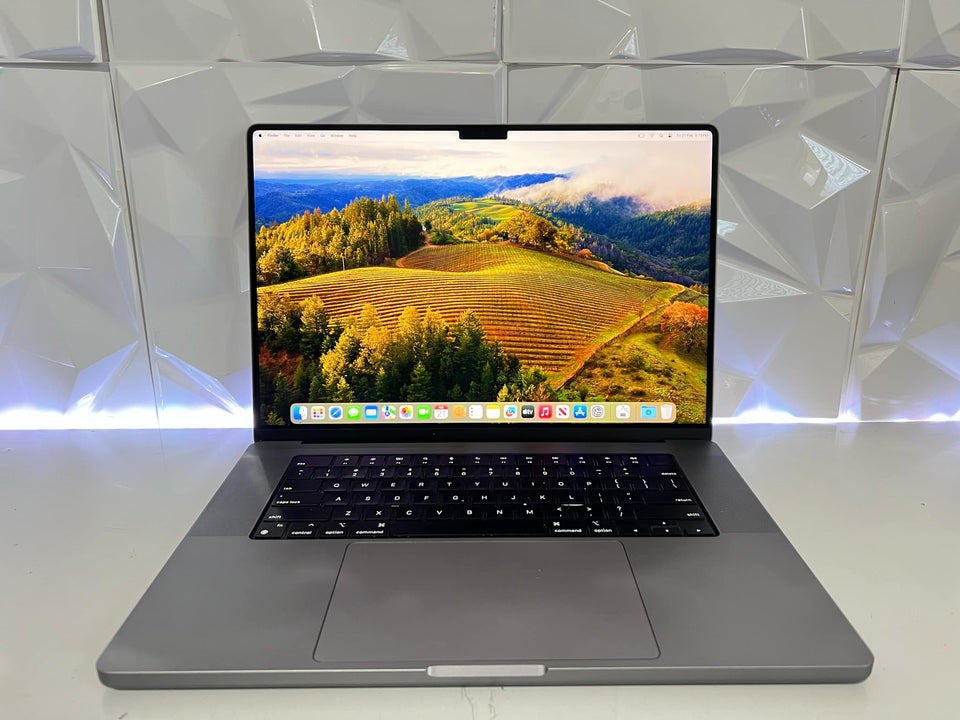 (FREE SHIP) MacBook Pro 16 M1 Max - 64GB RAM - 1TB SSD - 19 Battery Cycles - Original Box