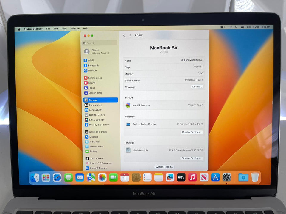 Macbook Book Air 13 2020 - M1 CPU - 8GB RAM - 256GB SSD - 180 Battery Cycles