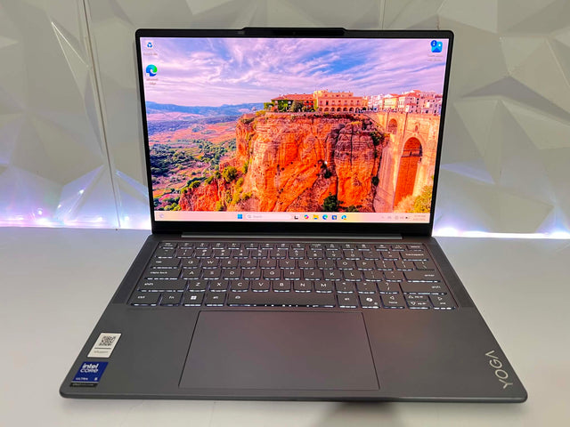 Lenovo Yoga Slim 7i G10 Aura Edition - Ultra 5 228V - 32GB RAM - 1TB SSD - OLED - 1Y WTY