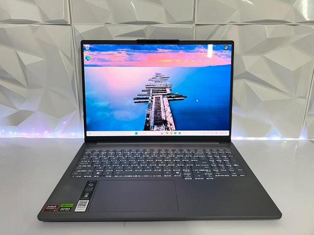 Lenovo Ideapad Pro 5 Gen 10 - Ryzen AI 7 - RTX 5050 - 32GB DDR5 - 1TB - 2.8K OLED 120Hz