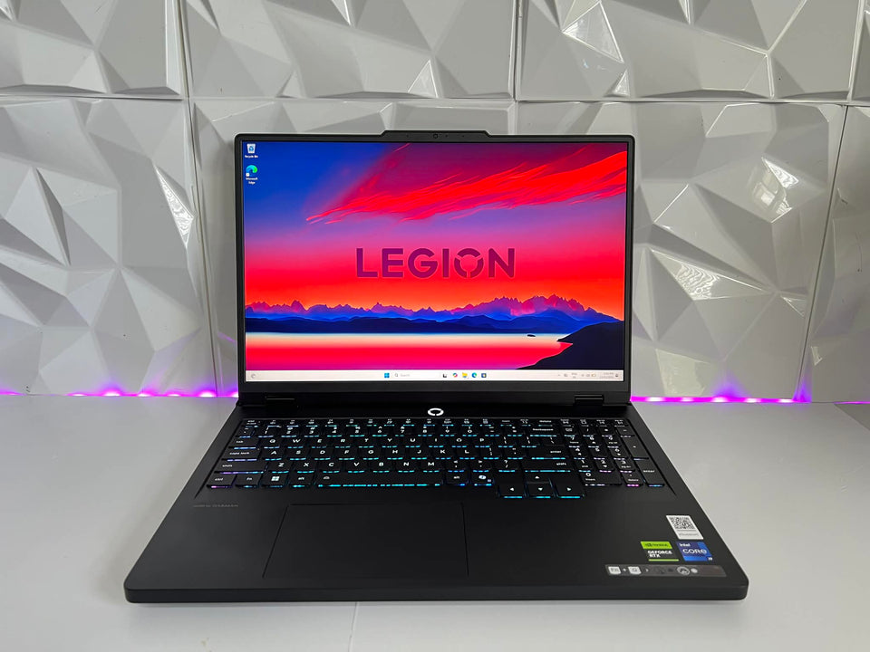 Lenovo Legion Pro 5i – Ultra 9 / 32GB RAM / 1TB SSD / RTX 5070 Ti 12GB / OLED 240Hz / 1Y