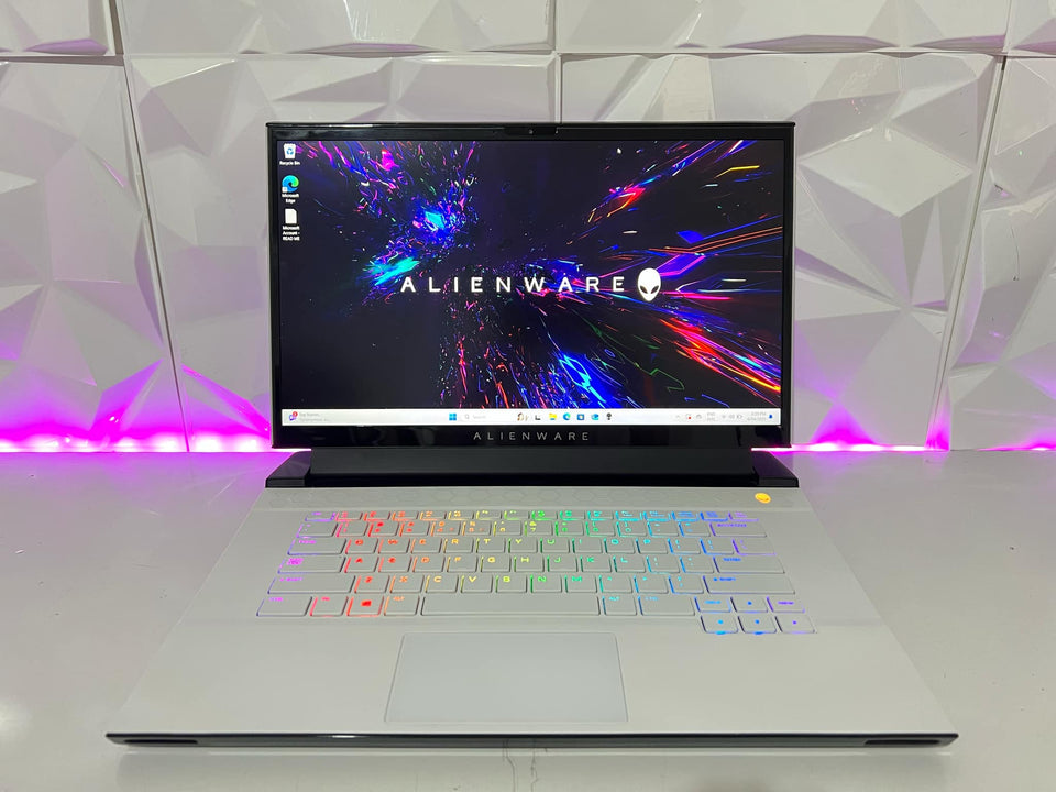 (FREE SHIP) Alienware m17 R3 - i7-10875H - RTX 2080 SUPER - 32GB - 1TB SSD - 144Hz