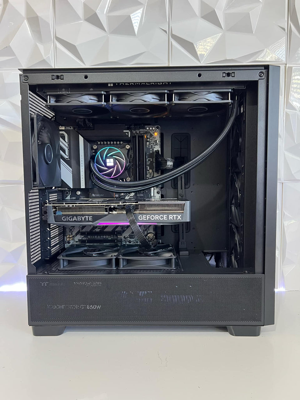 ANTEC WOOD PC - RTX 5090 - Ryzen 9-9950X3D - 64GB DDR5 - 2TB Samsung 990 Pro