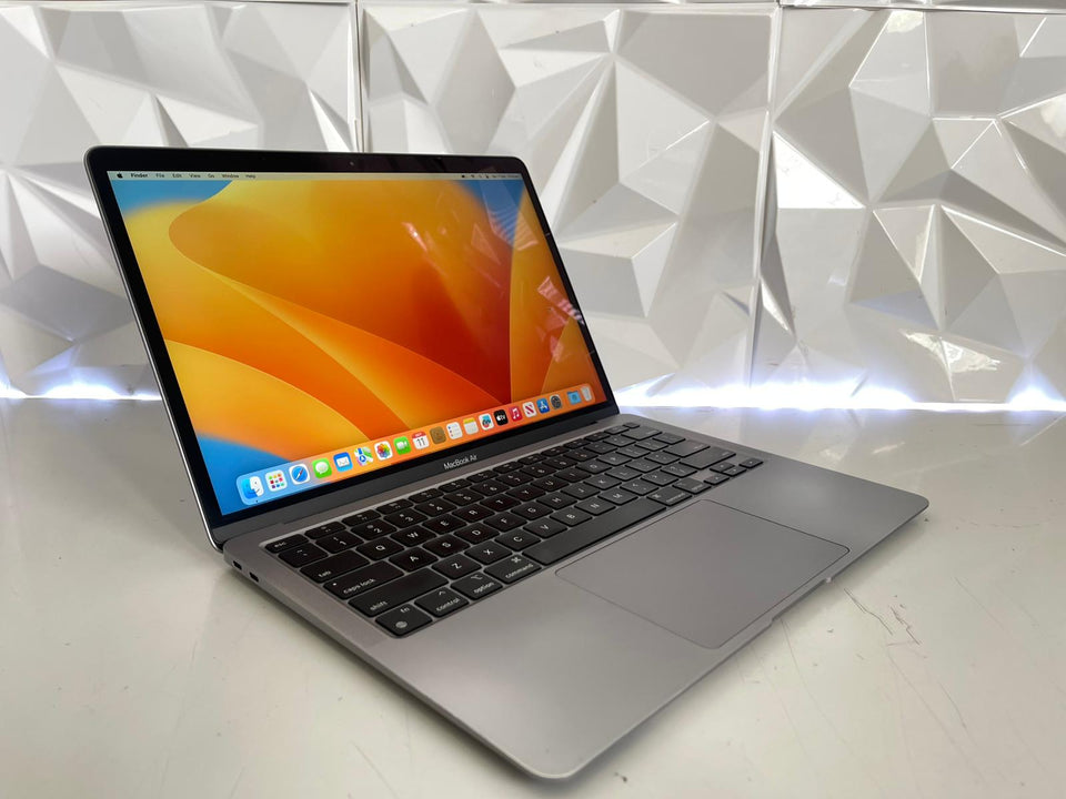 Macbook Book Air 13 2020 - M1 CPU - 8GB RAM - 256GB SSD - 180 Battery Cycles