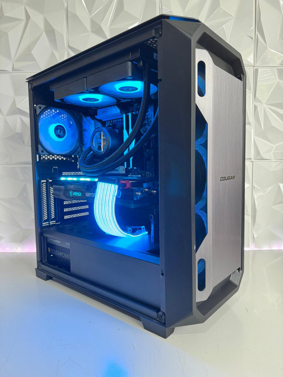 COURGAR AI PC - R7-7800X3D - RTX 3090 24GB - 64GB DDR5 - 1TB SSD + 4TB HDD