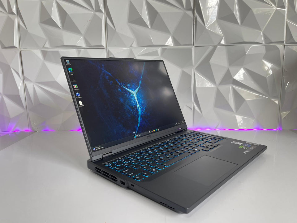 Lenovo Legion 5 - Intel i9-14900HX - RTX 4070 - 32GB DDR5 - 1TB SSD - 2K 165Hz