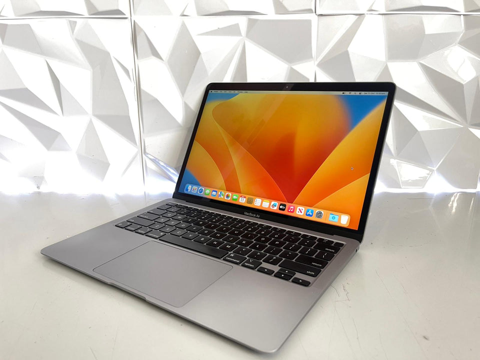 Macbook Book Air 13 2020 - M1 CPU - 8GB RAM - 256GB SSD - 180 Battery Cycles