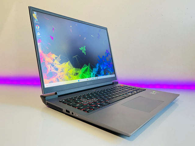 Allied Tomcat Laptop - R9-5900HX - RTX 3070 - 32GB RAM - 1TB SSD - 2K 165Hz