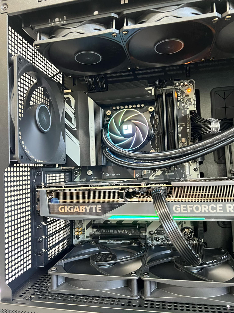 ANTEC WOOD PC - RTX 5090 - Ryzen 9-9950X3D - 64GB DDR5 - 2TB Samsung 990 Pro