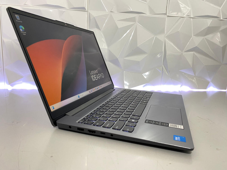 (WTY 03/26) Lenovo Ideapad 3i - Ultra 7 150U - 16GB DDR5 - 1TB SSD - FHD - FREE SHIP