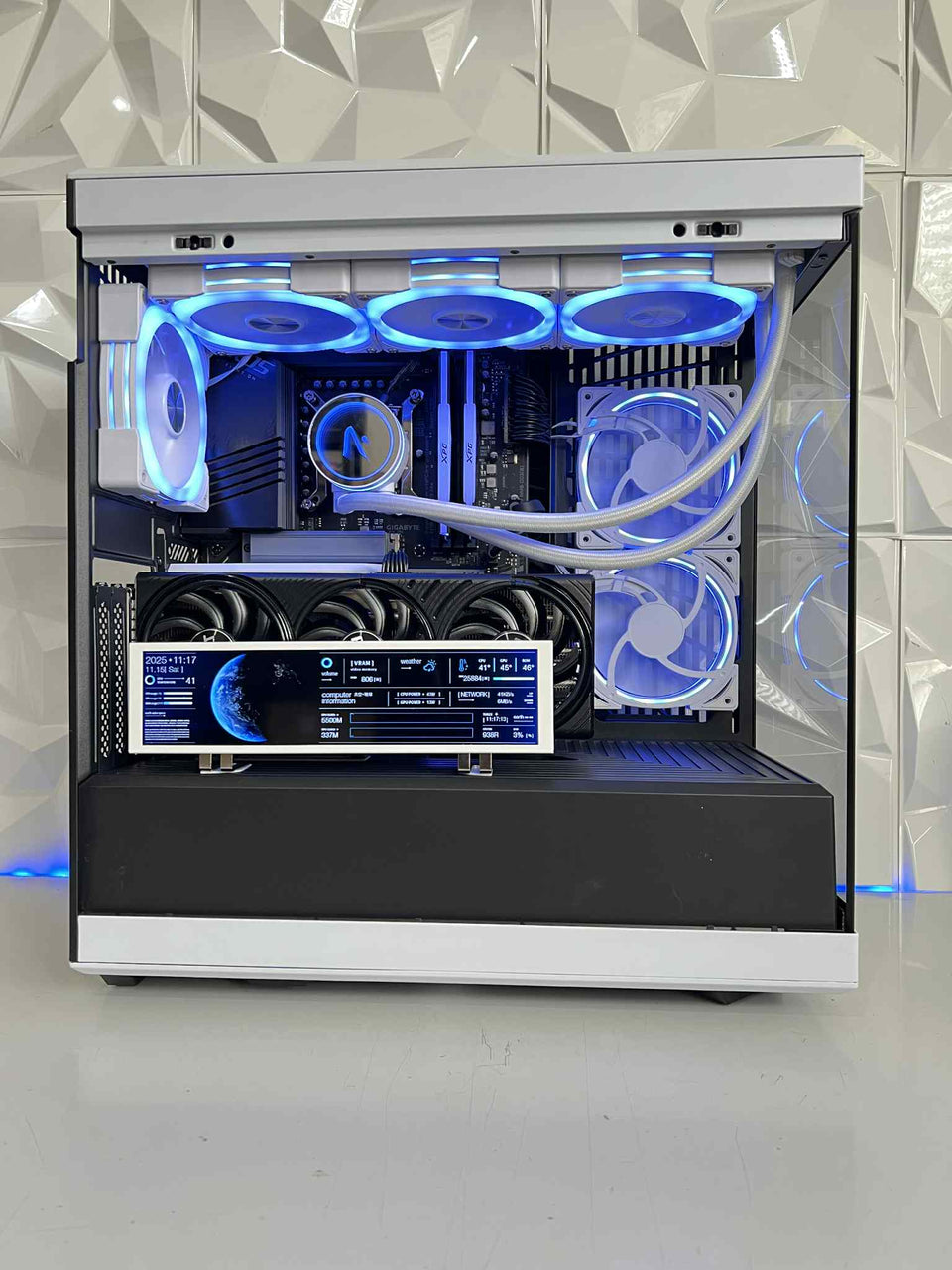 🎄XMAS SALE🎄HYTE Y40 PC – RTX 5070/5070 Ti - RYZEN 7-7800X3D