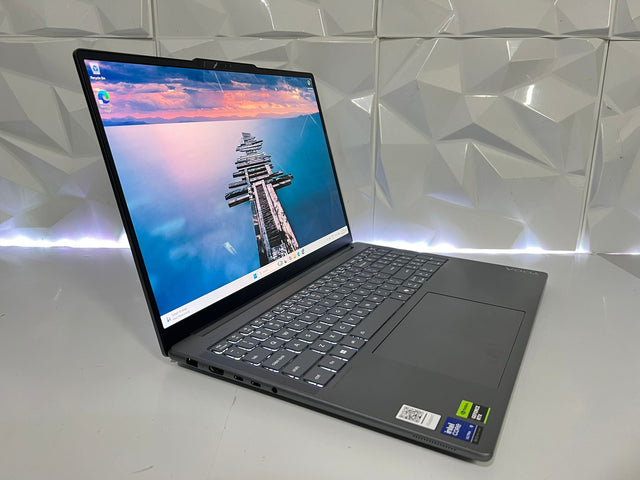 Lenovo Yoga Pro 9i - Ultra 9 - 32GB RAM - RTX 4060 - 1TB - 3.2K OLED - 1Y WTY