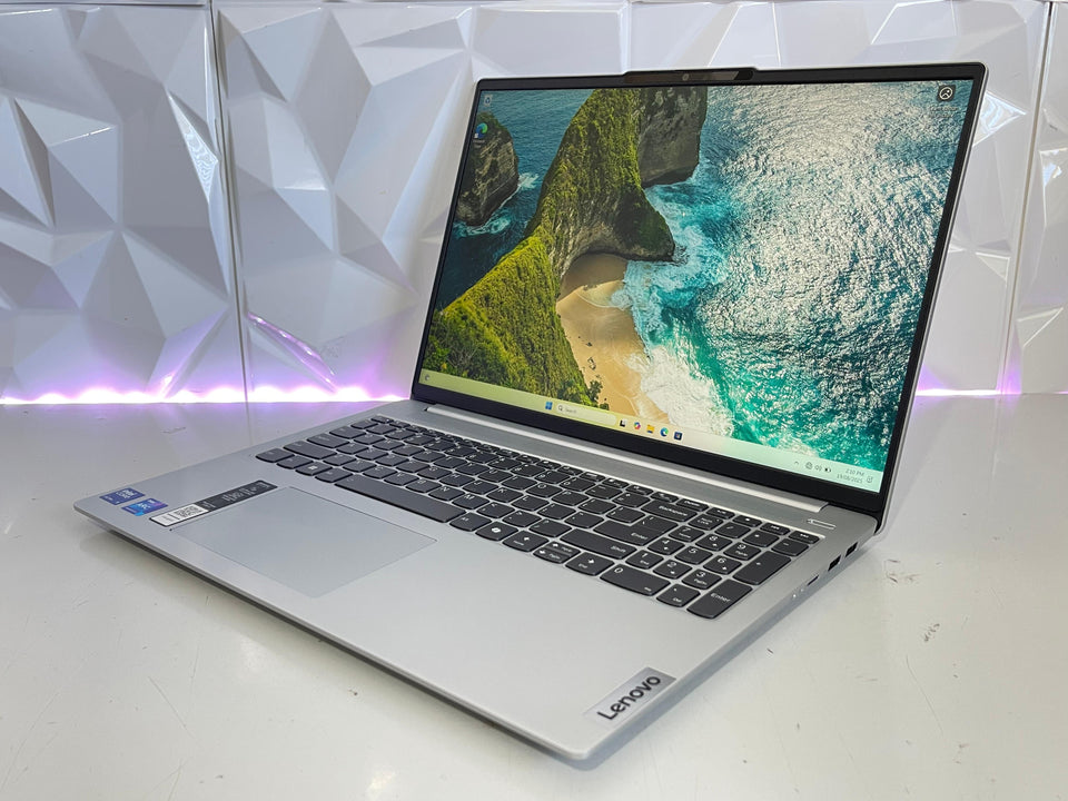 Lenovo Ideapad Pro 5 16 Laptop - Ultra 5-225H - 32GB LDDR5x - 1TB SSD - 2K 120hz OLED