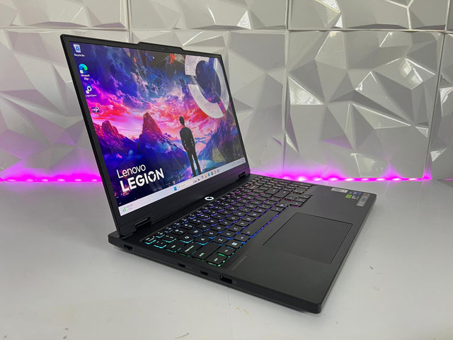 Lenovo Legion 5i – i9-14900HX / 24GB RAM / 1TB SSD / RTX 5070 / OLED / 1Y