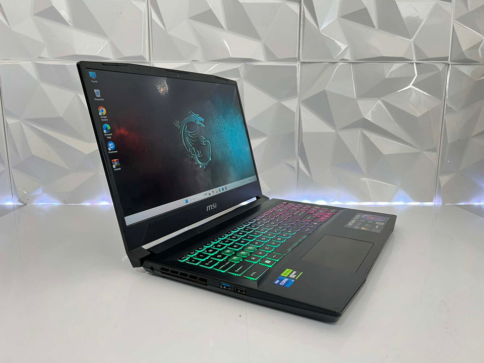 MSI Katana 15 Laptop - i7-13620H - 32GB DDR5 RAM - RTX 4050 - 512GB SSD - 144Hz