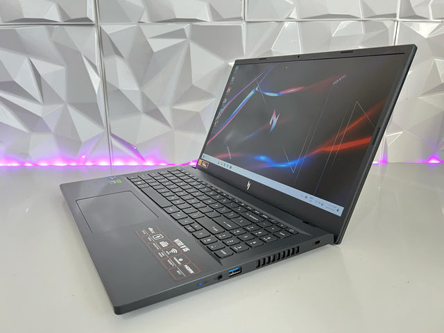 Acer Nitro V15 Gaming Laptop - i9-13900H - RTX 4060 - 32GB DDR5 - 1TB SSD - 144Hz