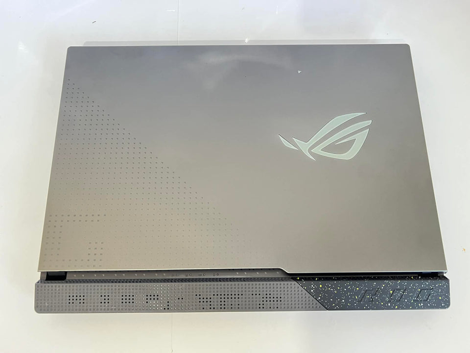 Asus Rog Strix G513 - Ryzen 9-6900HX - 32GB DDR5 - RTX 3070 Ti - 1TB SSD - 300Hz