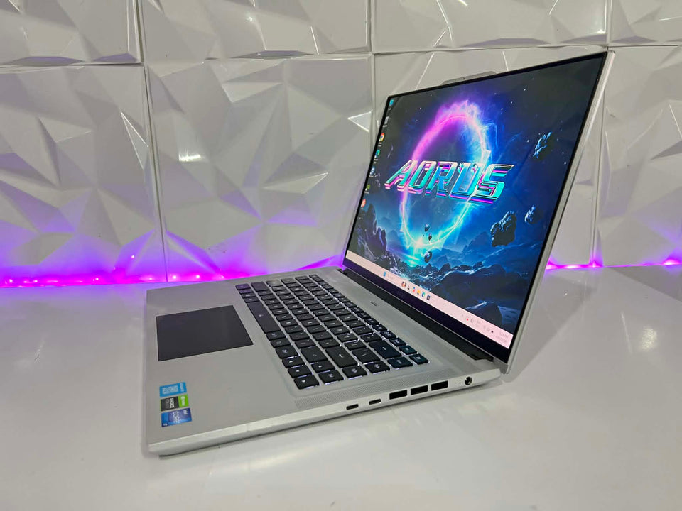 Gigabyte AERO RP86 – i7-12700H / 32GB DDR5 / 1TB Gen4 / RTX 3070Ti / 4K OLED