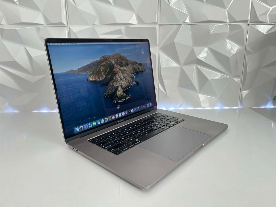 Macbook Pro 16 2019 - Intel i9 - 32GB RAM - 2TB SSD - AMD Radeon Pro 5500M
