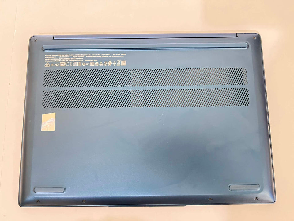 Lenovo Yoga Slim 5i Laptop - Ultra 7 155H - 32GB RAM - 1TB SSD - OLED - 100% Battery