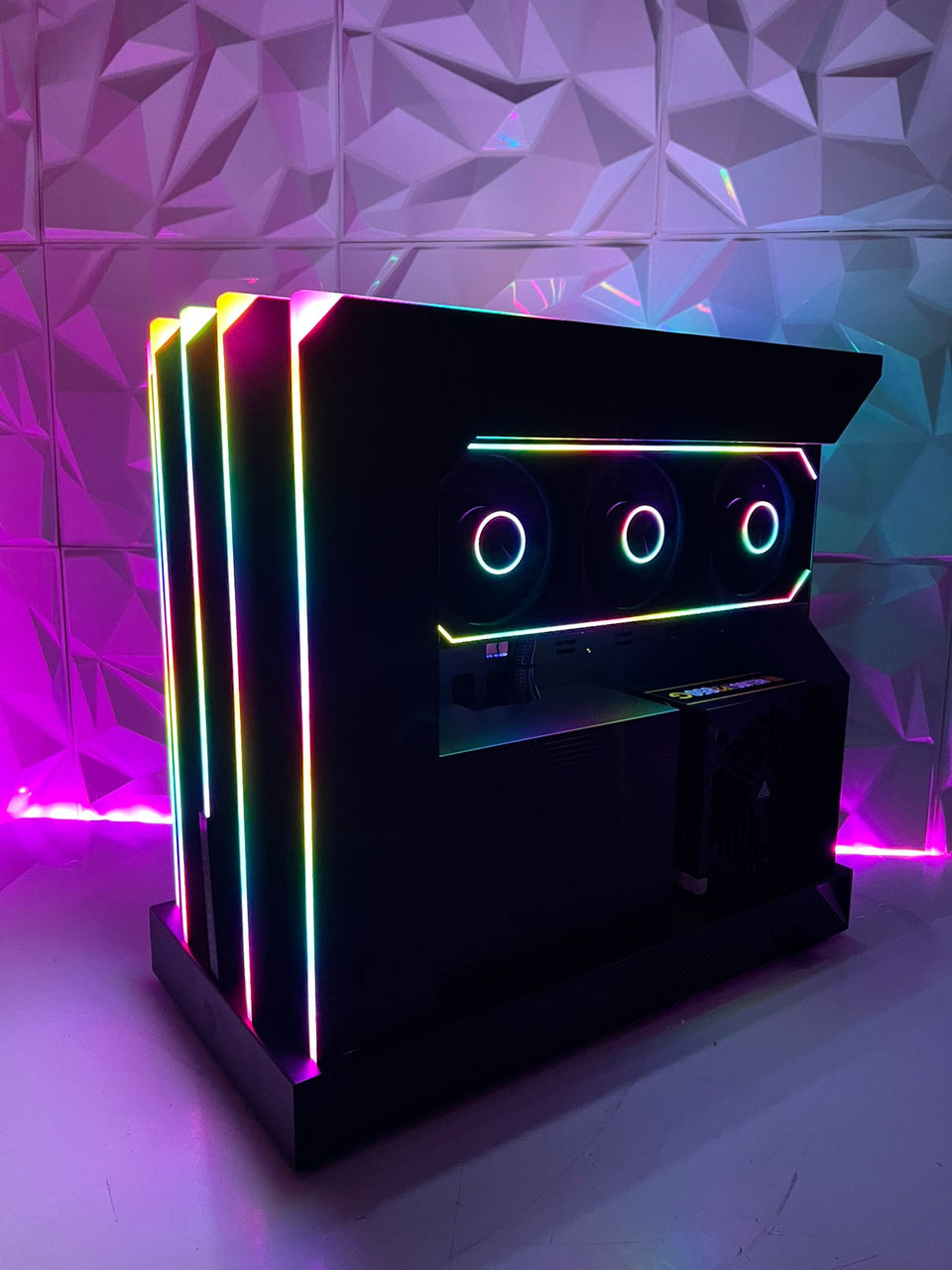🔥EOFY🔥BLADE CONCEPT PC - ROG RTX 5070 Ti - R7-7800X3D - 32GB RAM - 1TB SSD