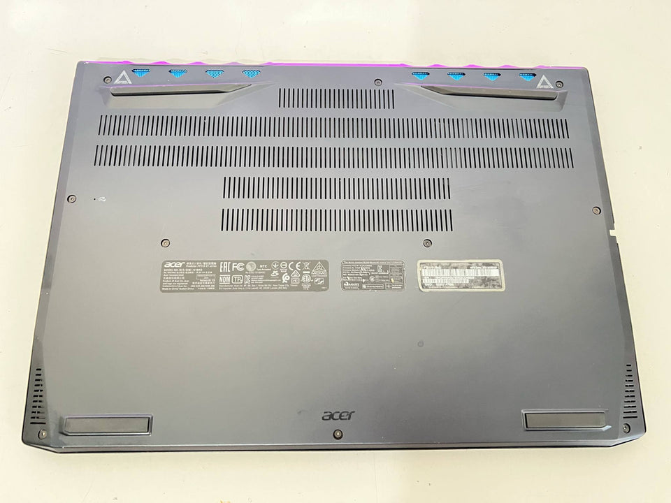Acer Predator Laptop - RTX 2080 8GB - i7-9750H - 16GB RAM - 512GB SSD - 144Hz
