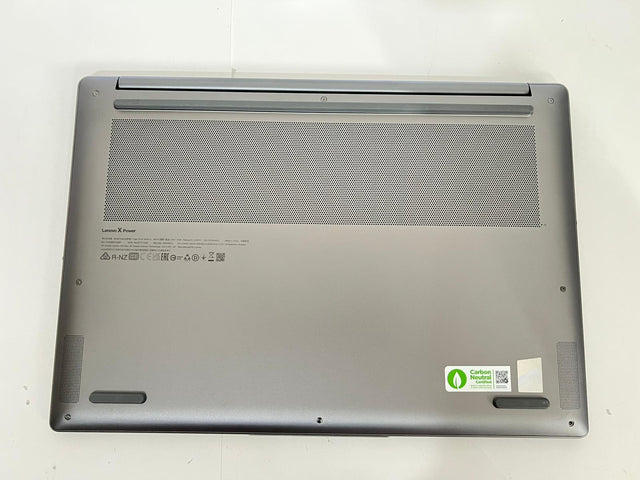 Lenovo Yoga Pro 9i Aura Edition - Ultra 7 - RTX 5050 - 32GB DDR5 - 1TB - 2.8K 120Hz