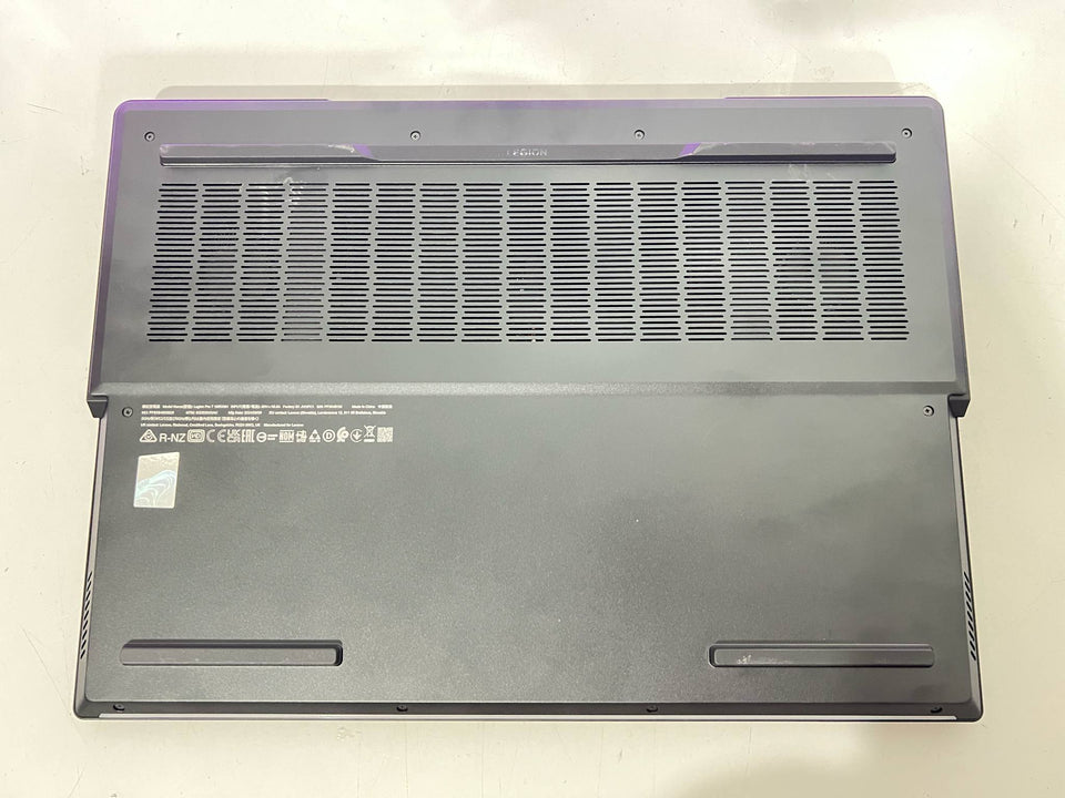 Lenovo Legion Pro 7i – i9-14900HX | 32GB | 2TB SSD | RTX 4090 | 2K 240Hz | 1Y WTY