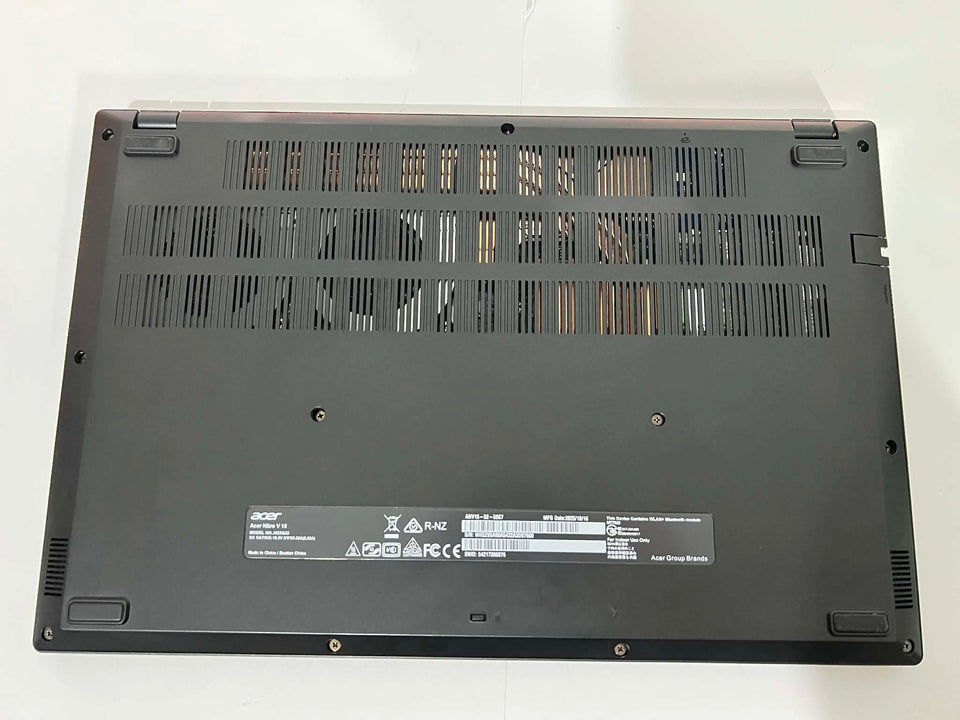 Acer Nitro V - Intel Core Ultra 5 210H - 32GB RAM - RTX 5050 8GB - 1TB SSD - 165Hz